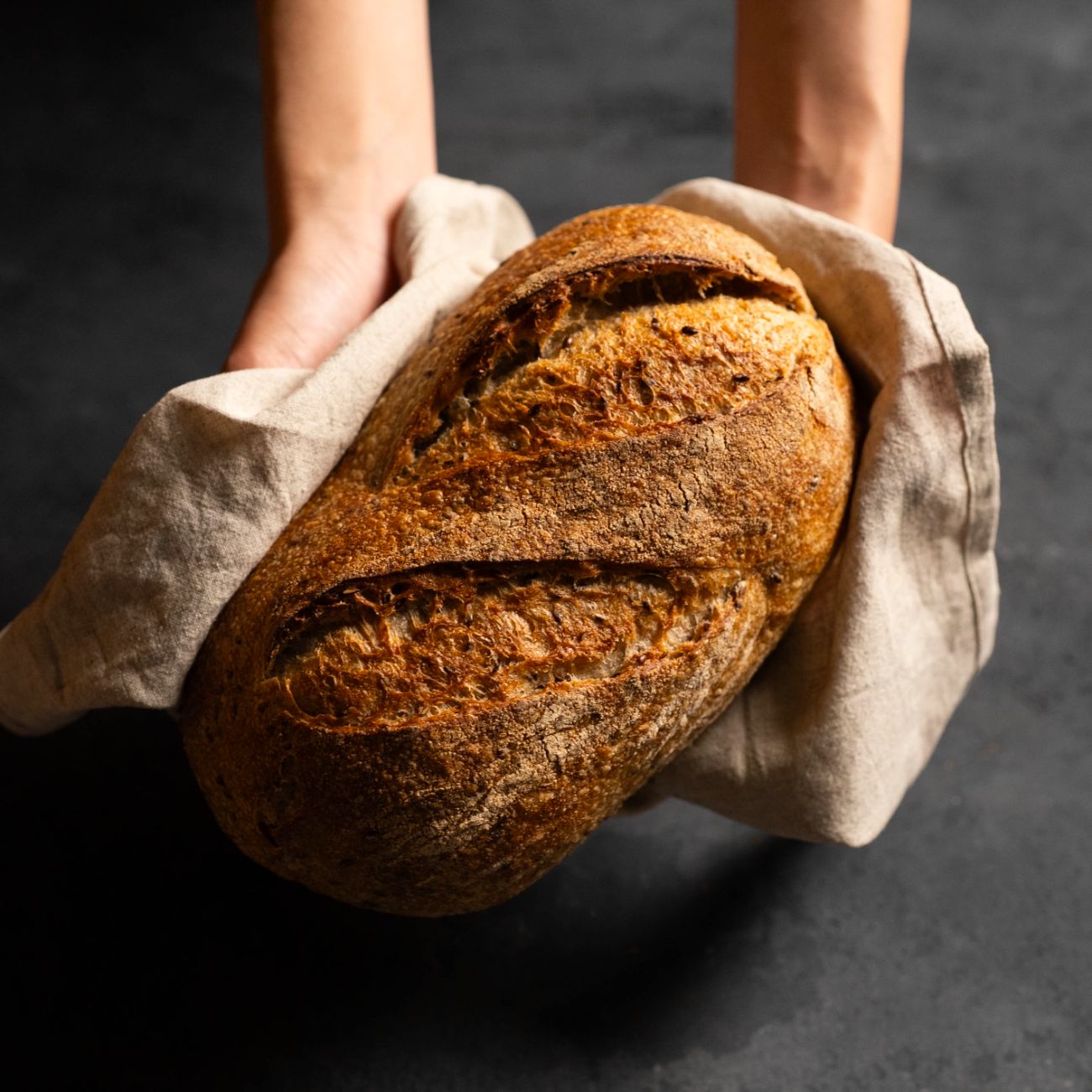 Karabuğdaylı Ekşi Maya Ekmek - Keten Tohumu, Karabuğday Unu, Tam Buğday Unu, Beyaz Un. 
600gr.