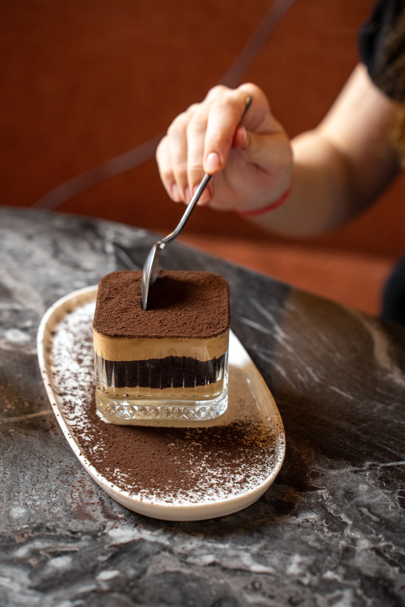 Tiramisu Cup - Lady’nin özel kreması, espressolu kekin keskin uyumu.