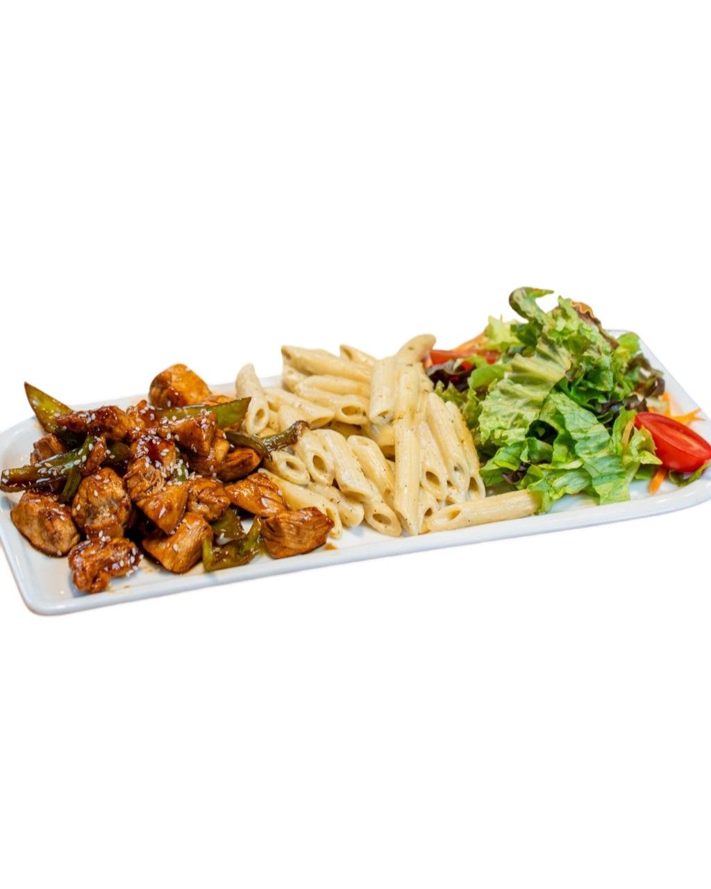 Karamelize Soslu Tavuk - Karamelize soslu tavuk, kremalı makarna, akdeniz salatası ile