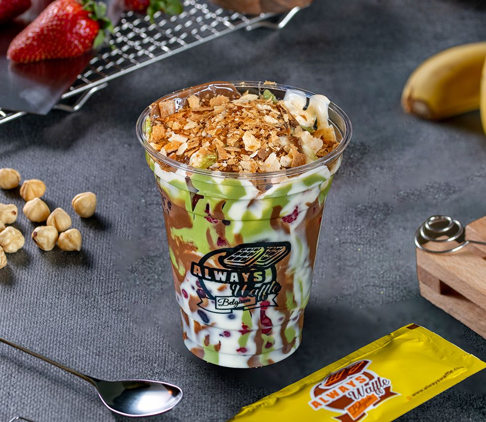 Special Cup - Krep Kırığı, Sütlü Çikolata, Beyaz Çikolata, Antep Sos, Orman Meyvesi, Çilek, Muz, Fındık, Fıstık