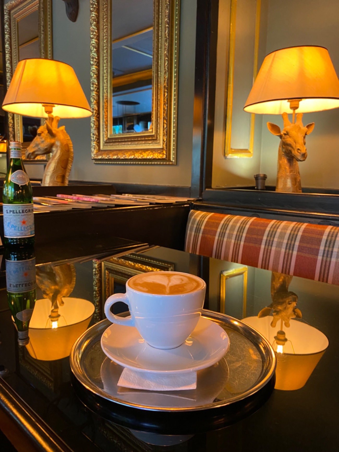 Latte - Espresso üzerine süt ve süt kreması…
Karamel/Fındık/Vanilya Seçim +10₺