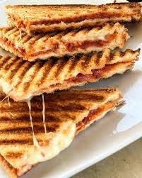 Salçalı Tost - Salça sucuk sos kaşar