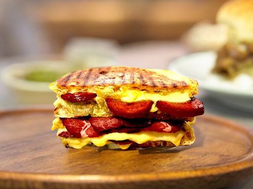 Gölbaşı Atom Tost - Sucuk salam pastırma sos kaşar