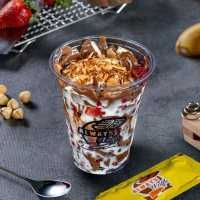 LOTUS  RÜYASI CUP - Özel belçika waffle hamuru, sütlü çikolata, lotus çikolata, muz, çilek, lotus parçacıkları