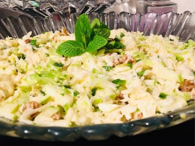 Yeşil Elmalı Kereviz Salatası (250gr) - Kereviz, yeşil elma, süzme yoğurt, mayonez, ceviz içi, limon suyu, tuz.