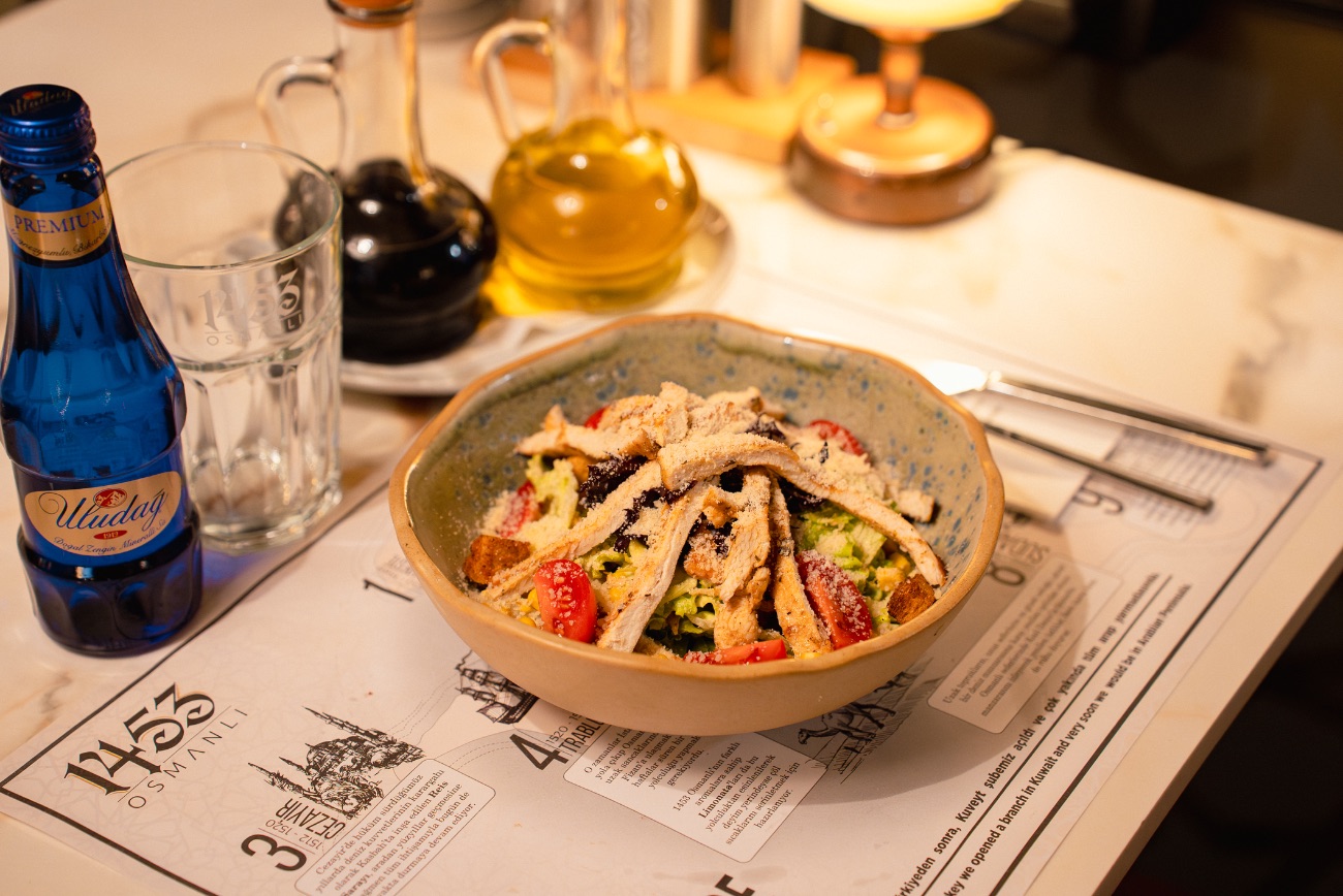 SEZAR SALATA (TAVUKLU)