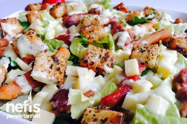Tavuklu Sezar Salata - 