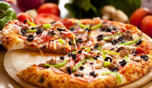 Napoliten - Büyük Pizza,Sos,Mozorella,Sucuk,Sosis,Mantar,Yeşil Biber,Kırmızı Biber