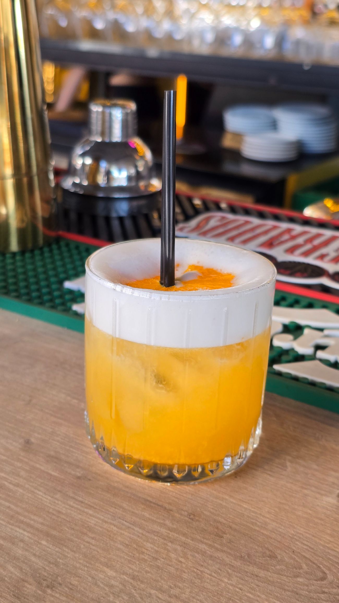 Japanese Slipper - Vodka / Keglevich Melon / Portakal / Sweat and Sour