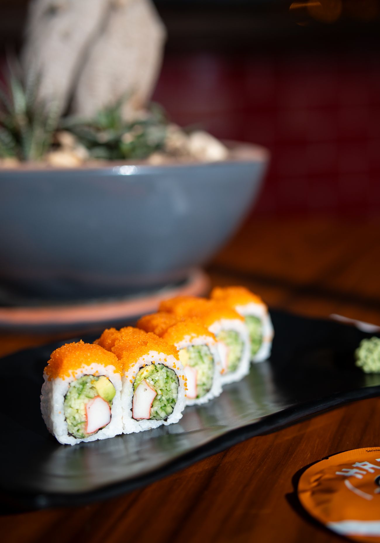 California Roll (8 Adet) - Yengeç, salatalık, avokado, dışı tobiko