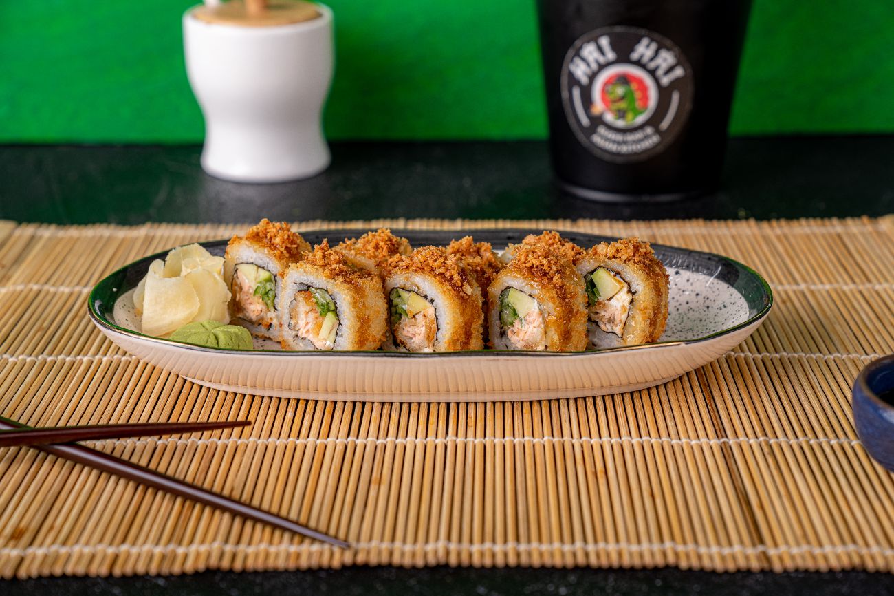 Crispy Sake Roll (8 Adet) - Somon, avokado, panço, krem peyniri, dışı çıtır kaplama