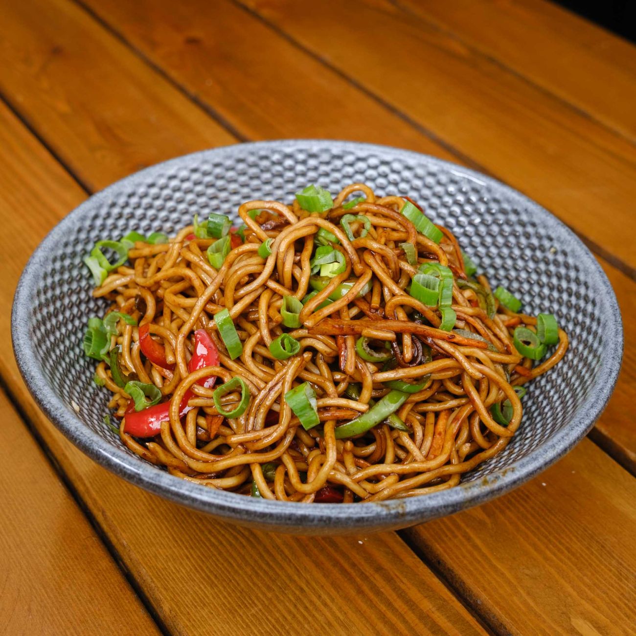 Sebzeli Noodle - Sarımsak, Kuru soğan, Havuç, Lahana, Taze soğan,Özel sos