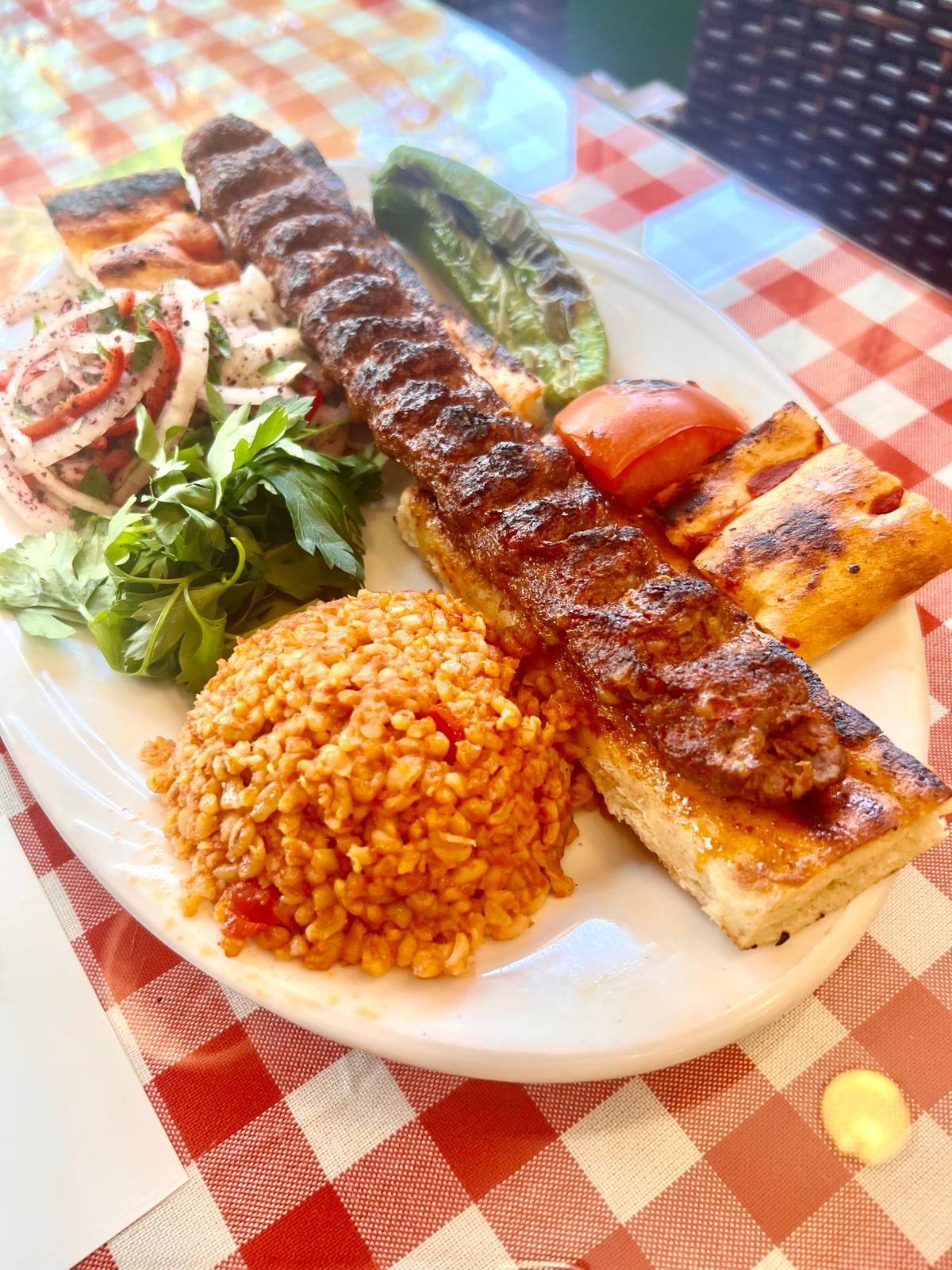 Urfa Kebap (Acısız) - 200 gr Acısız ,pilav domates ,biber ,soğan