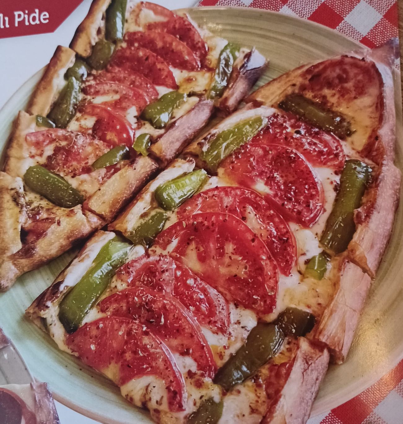 Özel Domatesli Kaşarlı  Pide (Açık) - 
