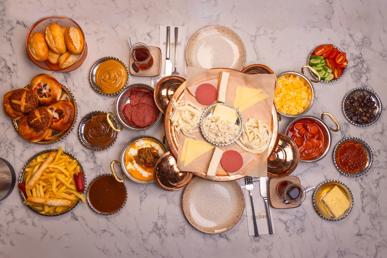 Peynirci Emrullah Serpme Kahvaltı (İki Kişilik)