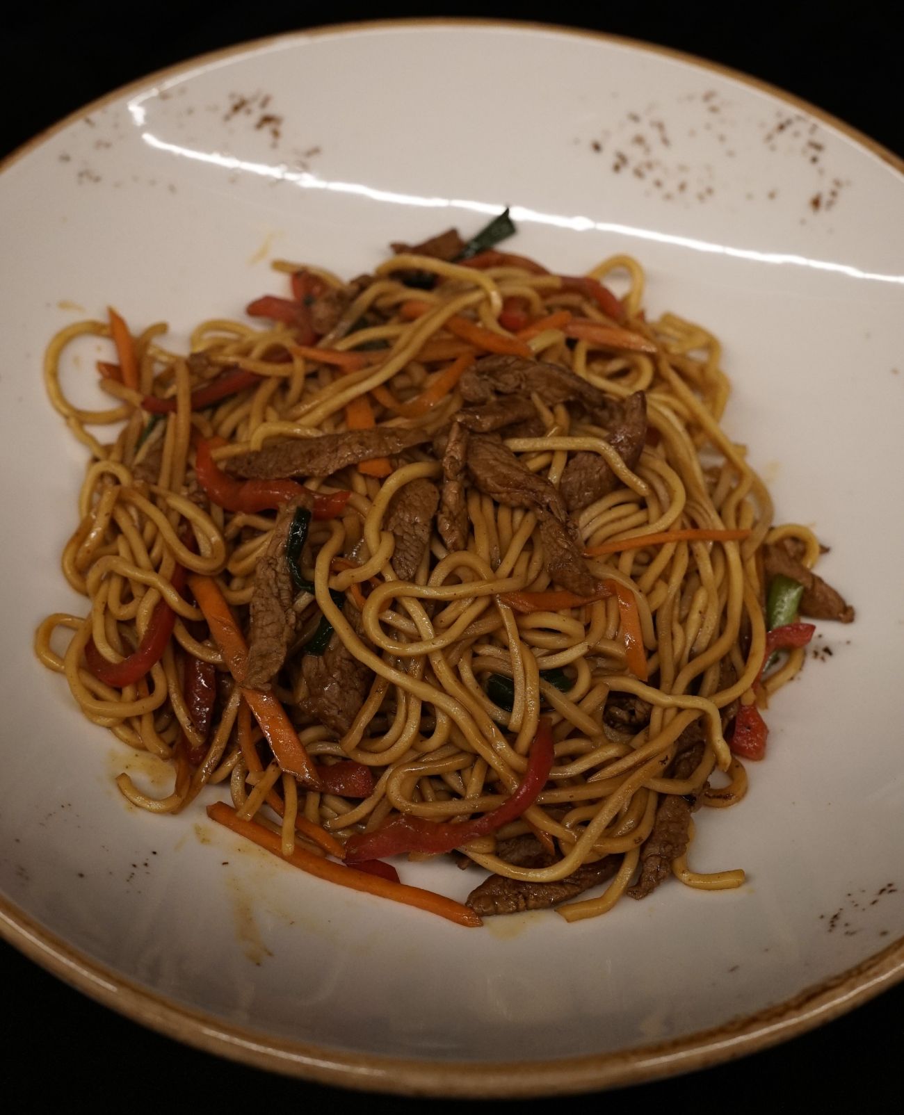 Beef Noodle - Et, Makarna, Kapya Biber, Taze Soğan, Havuç, Lahana