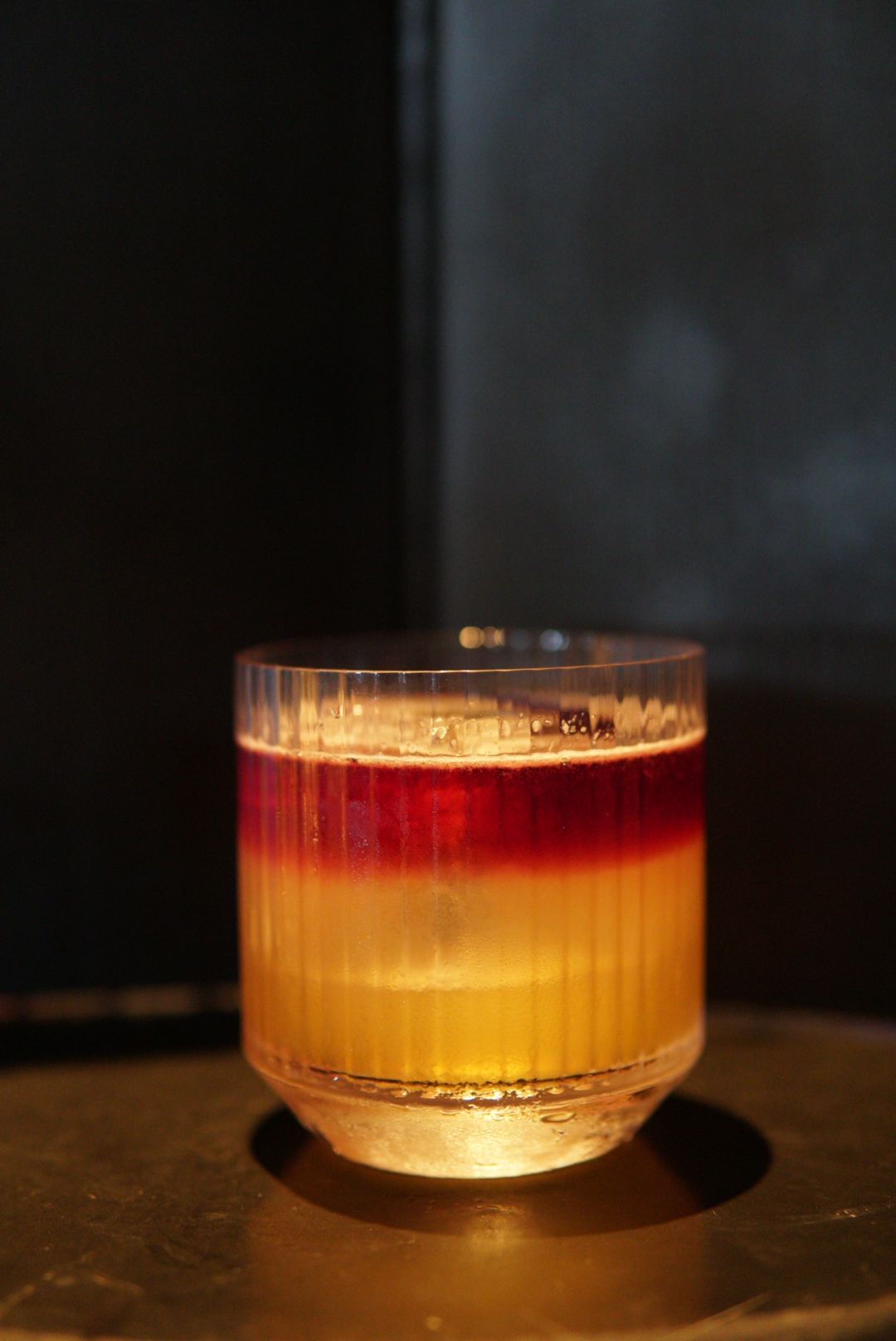 NEWYORK SOUR - VİSKİ, ŞEKER ŞURUBU,LİMON SUYU VE KIRMIZI ŞARAP