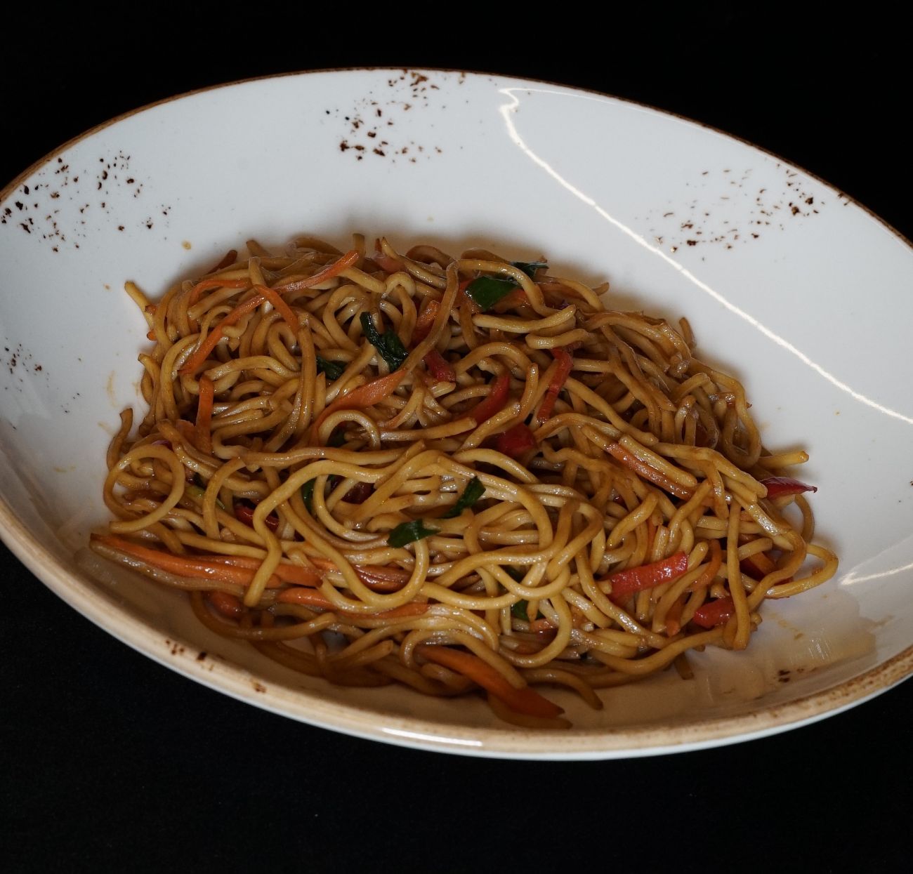 Vegi Noodle - Makarna, Kapya Biber, Taze Soğan, Havuç, Lahana
