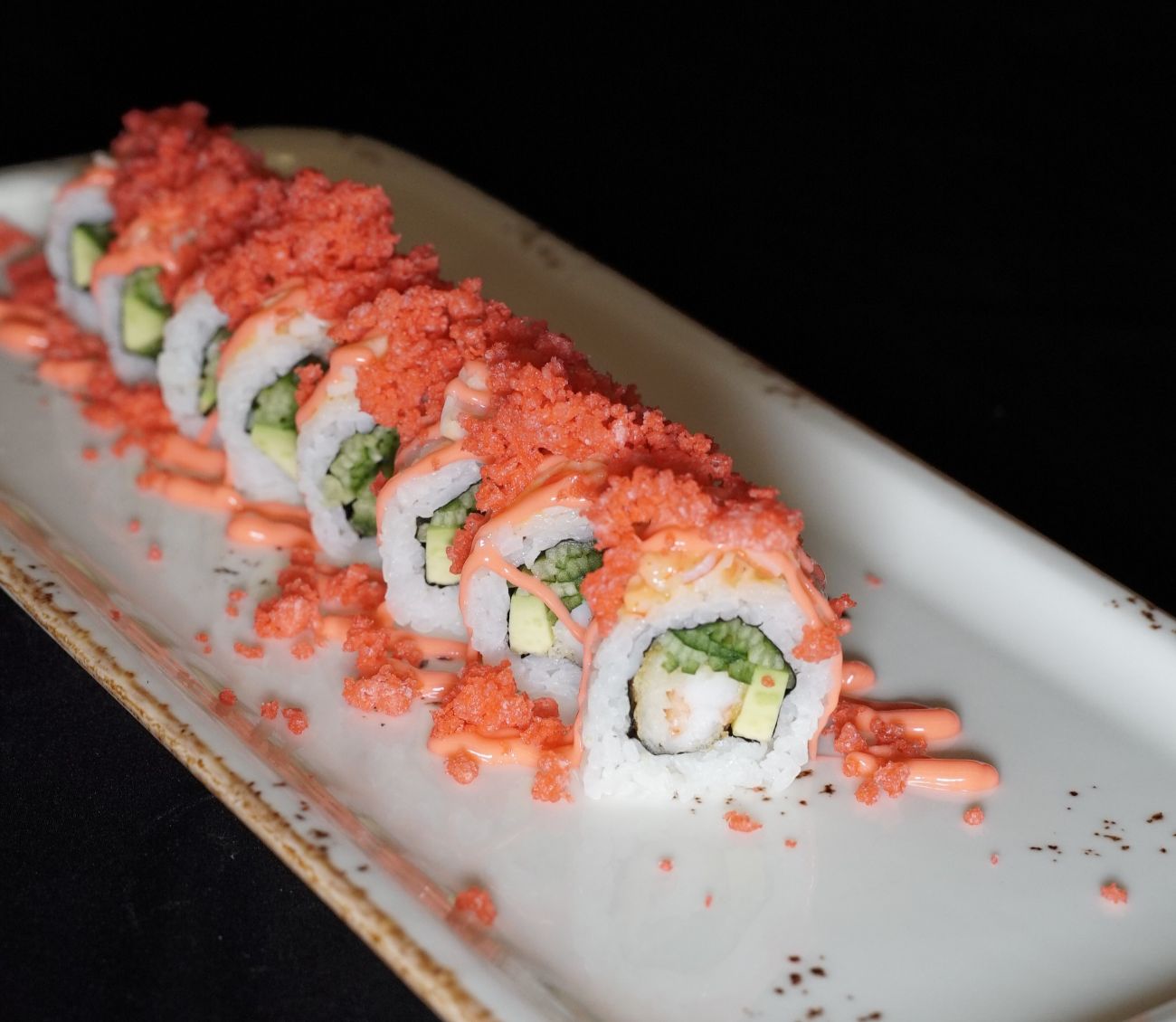 Harakiri Roll - Kızarmış Karides, Salatalık, Avokado, Renkli Çıtır Pane (8 pcs)
