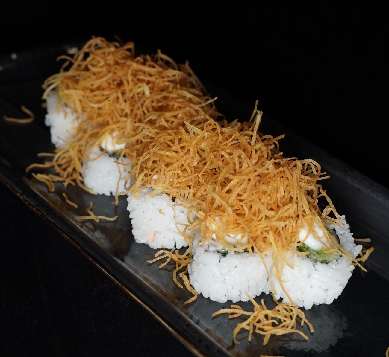 Suzuki Tempura Roll - Kızarmış Levrek, Salatalık, Patates, Teriyaki Sos (8 pcs)