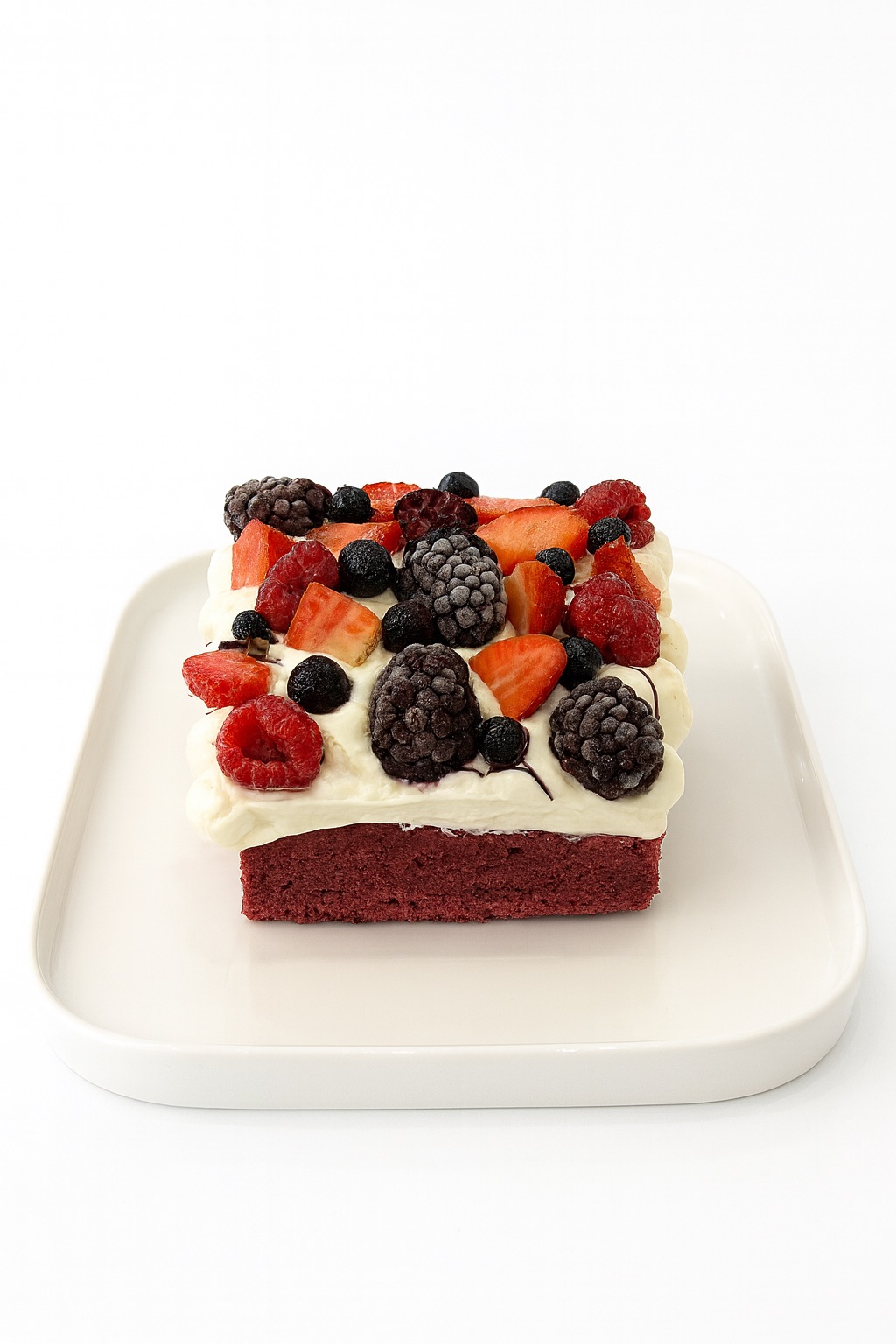 Orman Meyveli Sirius - Orman Meyveli Kek , Choco Lounge Kreması , Orman Meyveleri , Sütlü Belçika Çikolatası, Beyaz Belçika Çikolatası