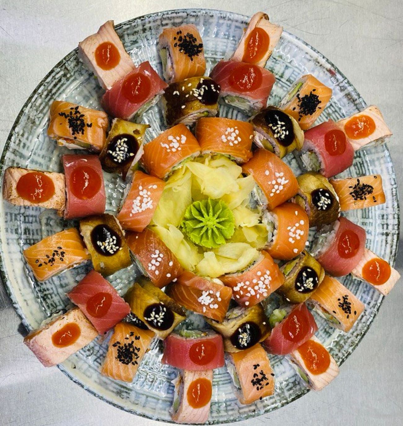 Philadelphia Set (40 Pcs) - Philadelphia Set (40 Pcs) – A delicious assortment of Philadelphia-style rolls: • Philadelphia Salmon (16 pcs) • Philadelphia Eel (8 pcs)  • Tataki Salmon (8 pcs) • Philadelphia Smoked Salmon (8 pcs)