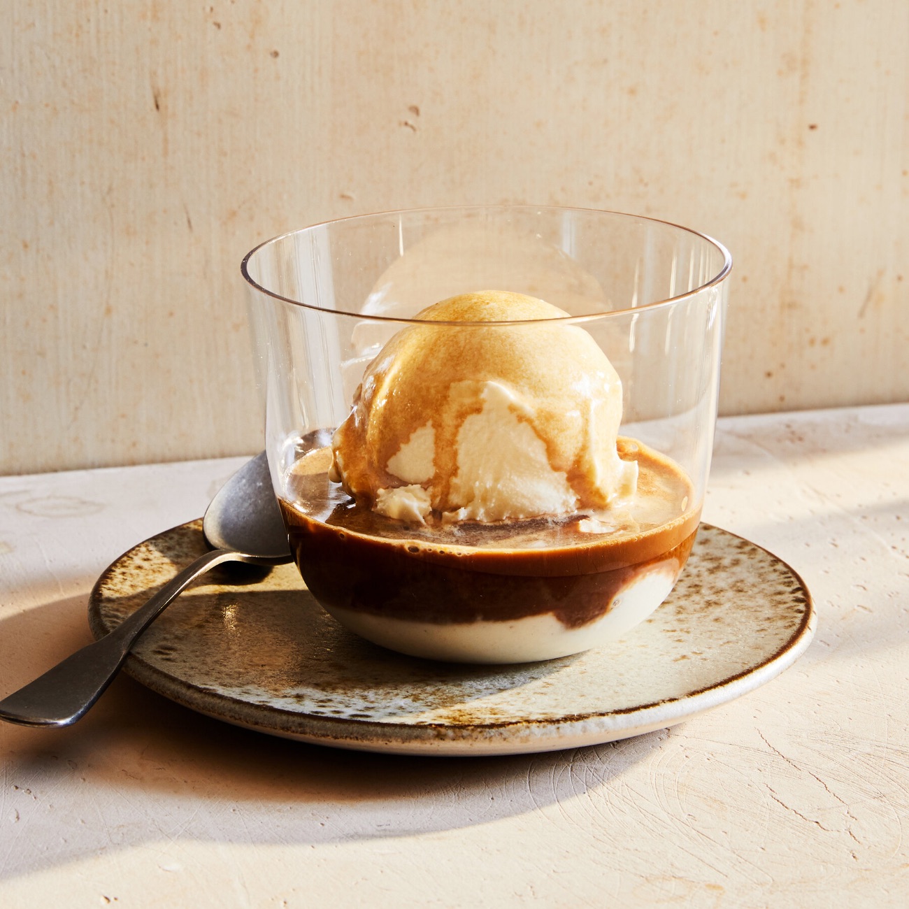 Affogato Espresso - كرات من ايس كريم الفانيلا مع الاسبريسو الساخنة