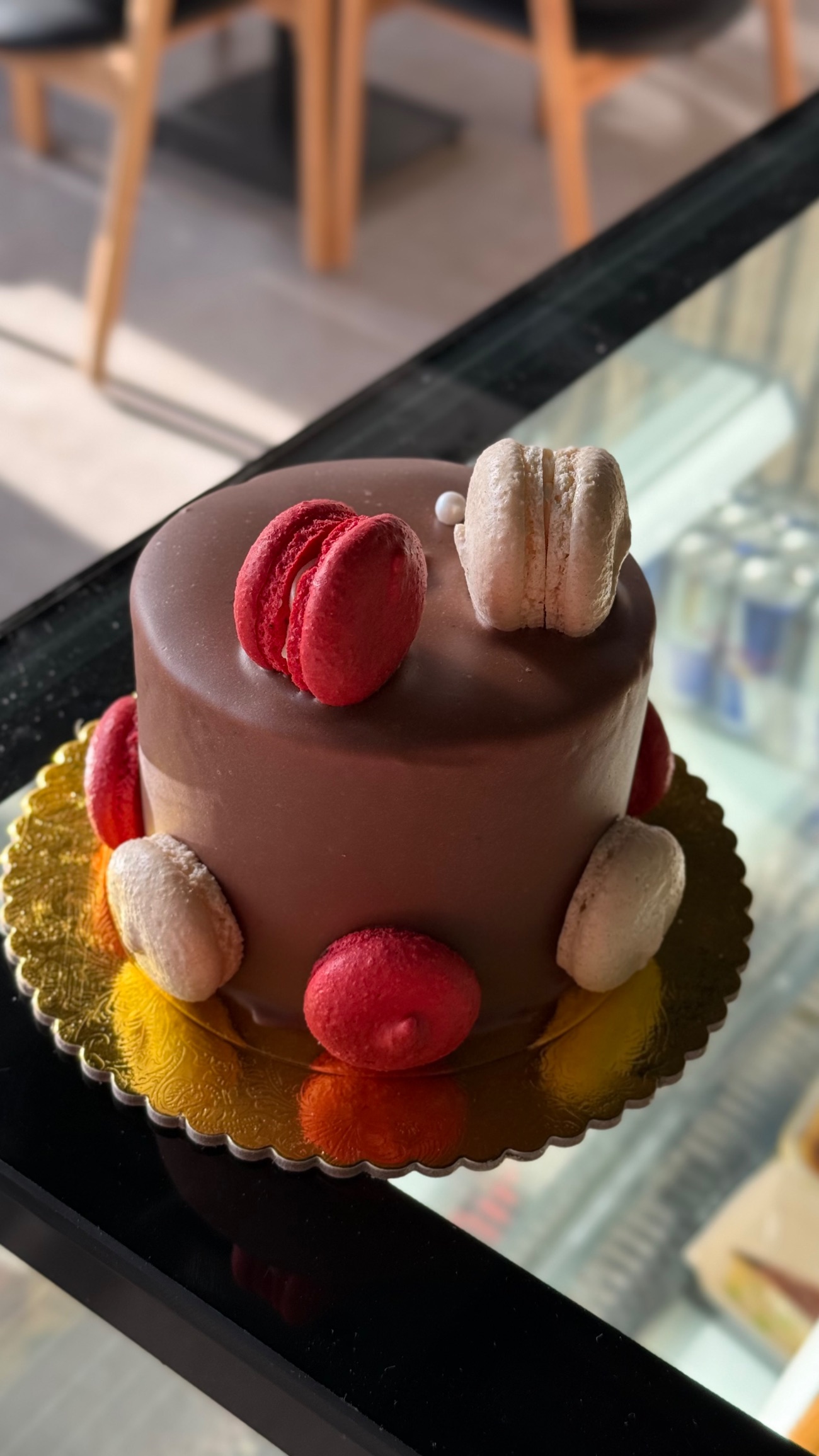 قالب مني كيك - كيك عيد ميلادك صار جاهز عدنه يسرق الأنظار ، ناعم، لذيذ، ومزين بكل حب