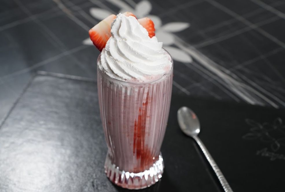 ميلك شيك فراولة