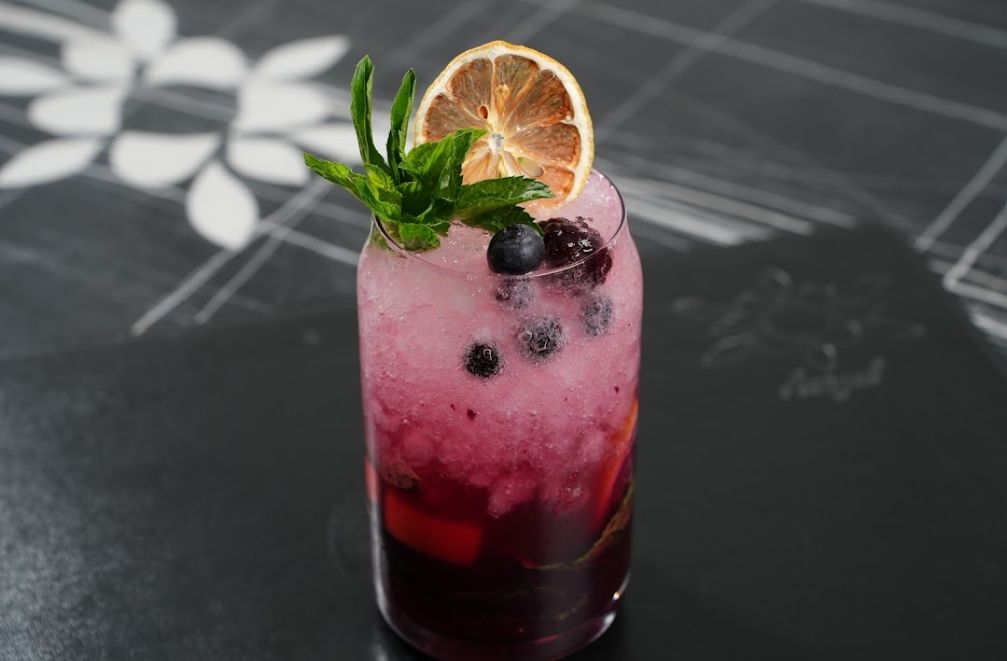 موهيتو بلوبيري مع الدراق