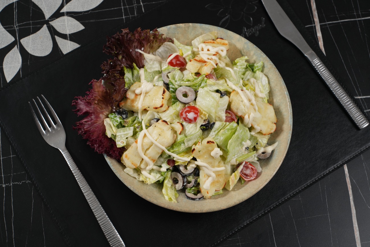 سلطة حلوم مشوي