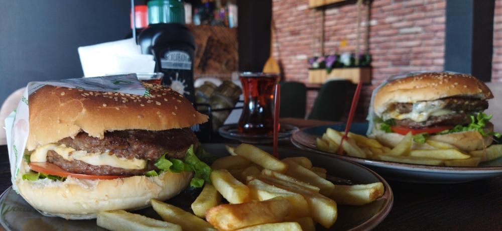 Hamburger + Patates Cipsi - 