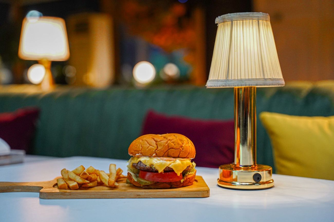 CLASSIC BEEF BURGER