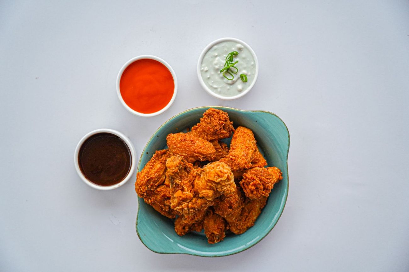 CHICKEN WINGS