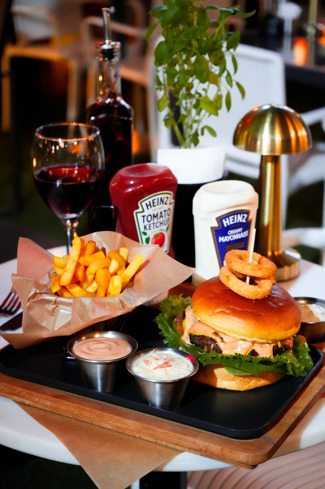 Manipeni Special Burger