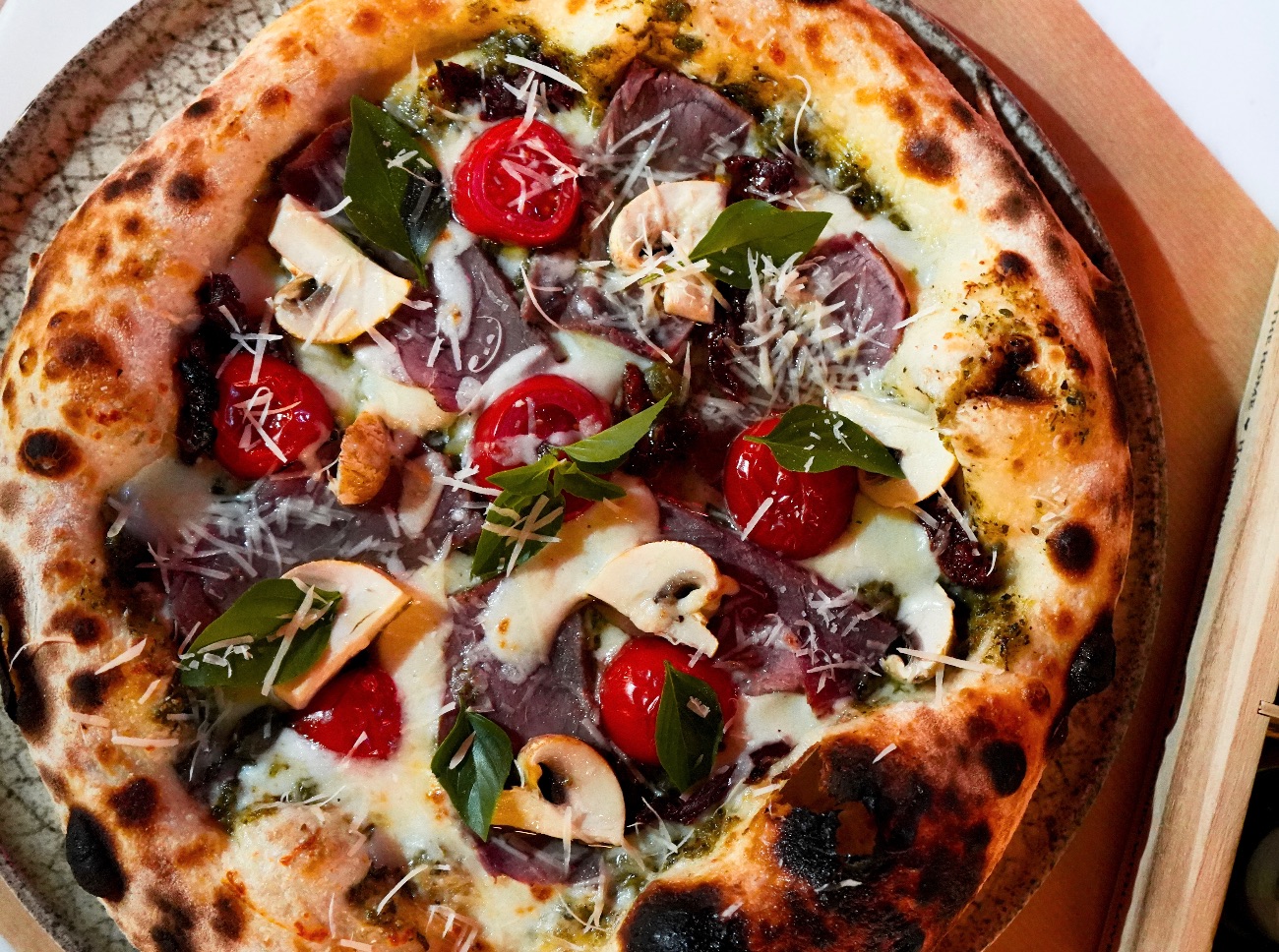 The Italian Job - 24 hours fermented sourdough ,special pesto sauce,mantar,dana füme,kuru domates,cherry domates,sarimsak sauce,caper turşu,parmesan ,zeytin yağï