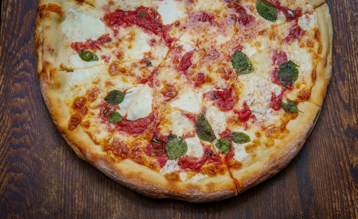 The Margherita - Domates Sos & Mozzarella Peyniri, Taze Fesleğen