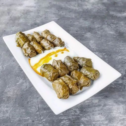Etli Sıcak Dolma 1.5 porsiyon - Yoğurt eşliğinde  (gluten içerir)
