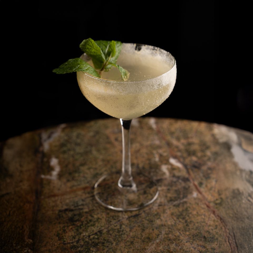 Havana Mist (ferah, tuzlu, tatlı) - Nane infüze Diplomatico rom, Fords cin, lime suyu, co2, el yapımı limonlu deniz tuzu