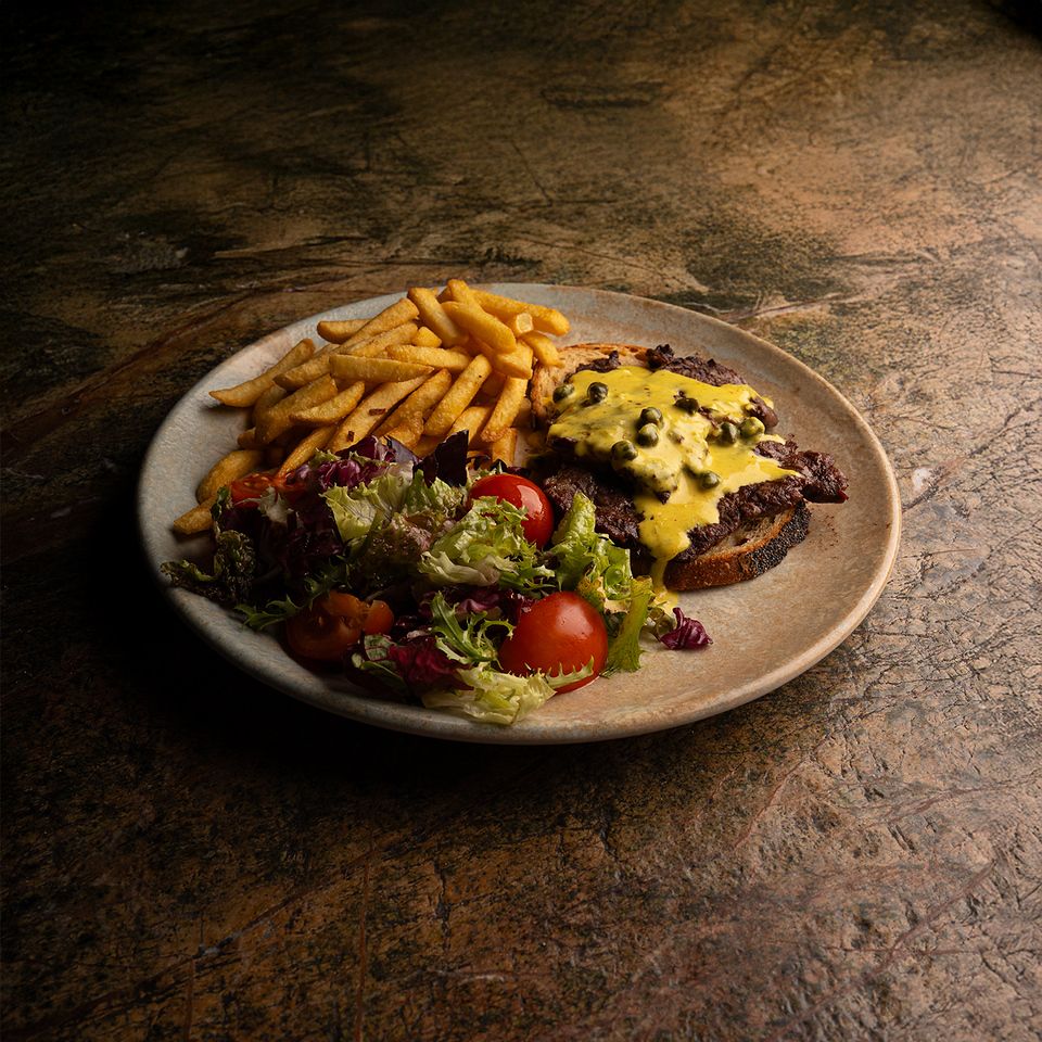 Cafe De Palms Soslu Bonfile - Patates kızartması ile