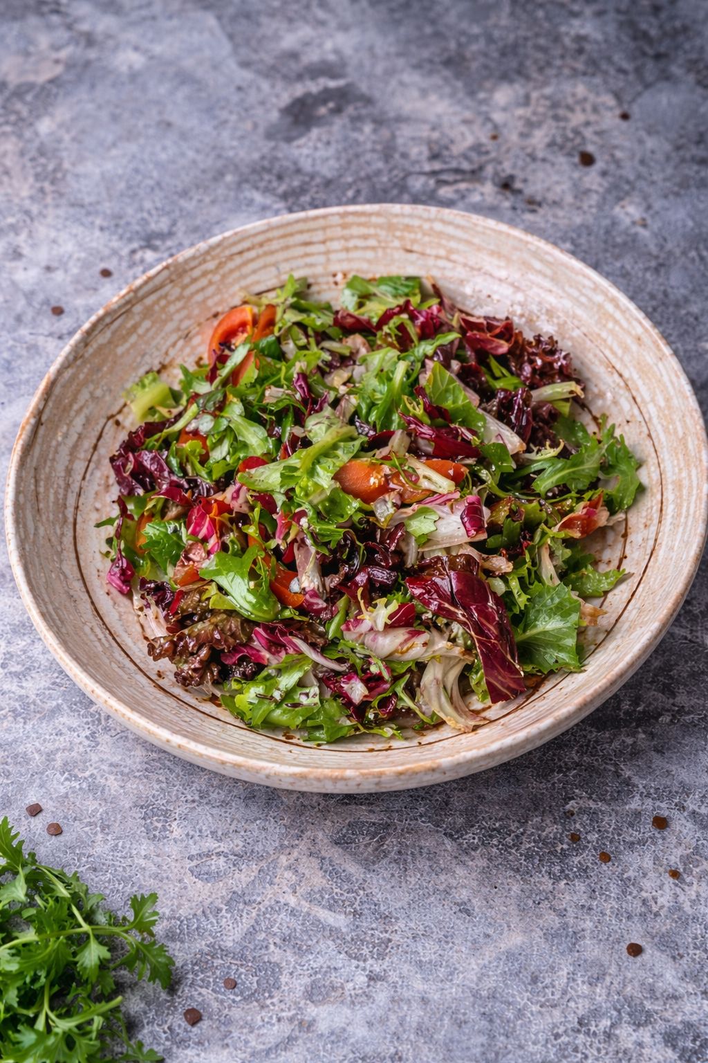 Yeşil Salata - (Akdeniz yeşillikleri, kiraz domates, limonlu vinegret sos)