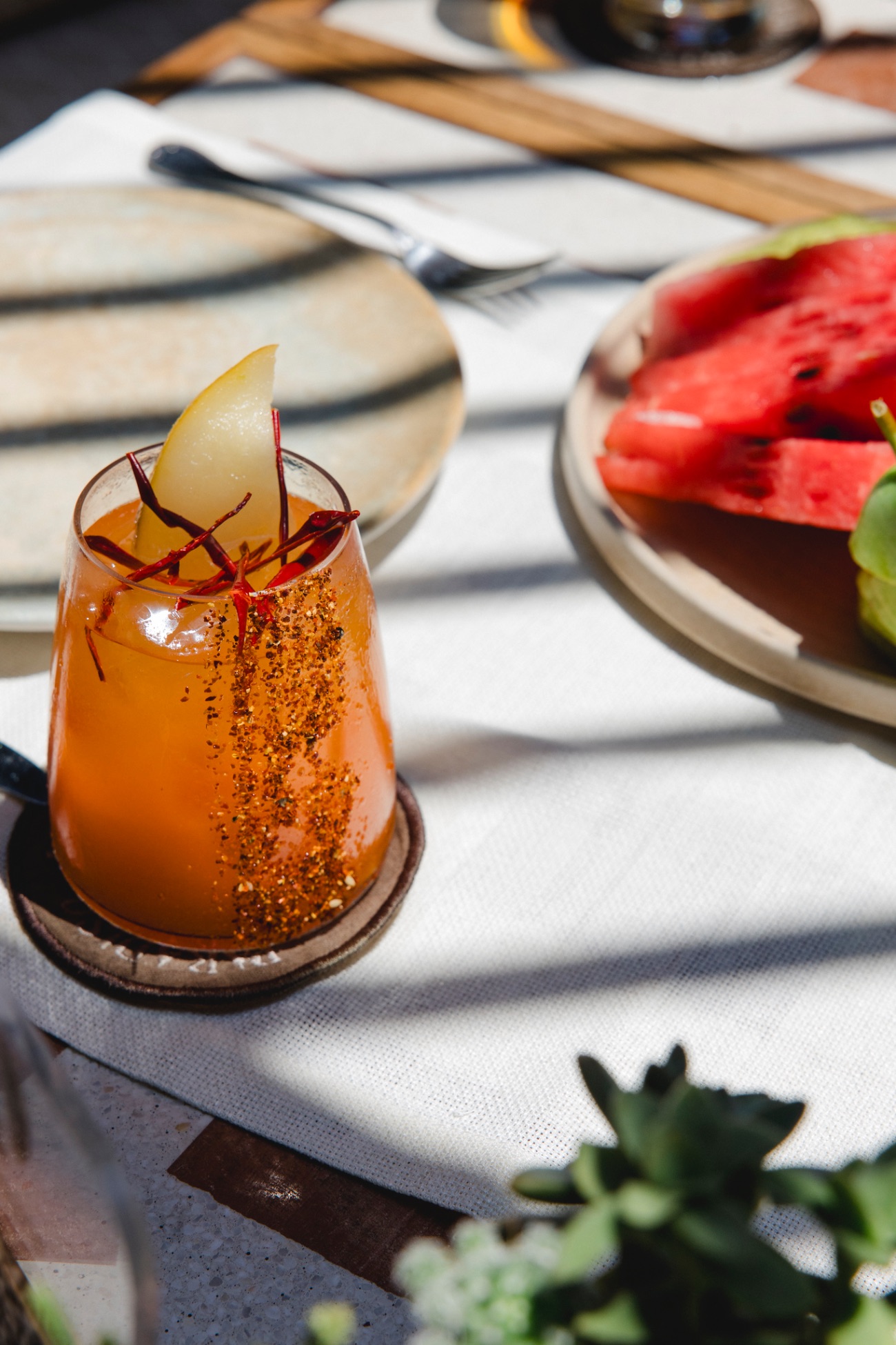 Melon Inferno - Spiced Rom, kavun likörü, lime suyu, chili & kavun cordial