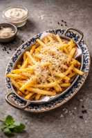 Parmesan Peynirli ve Trüf Yağlı Patates Kızartma