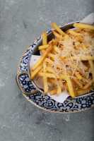 Parmesan Peynirli ve Trüf Yağlı Patates Kızartma