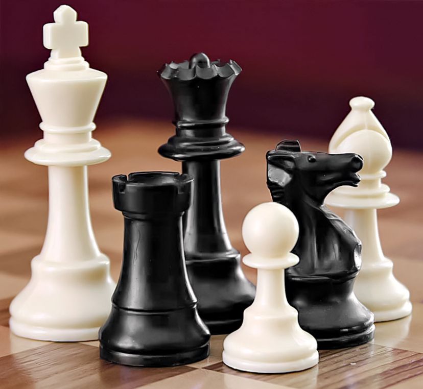 Chess (شطرنج) - مواجهة ذهنية كلاسيكية عميقة جدًا. 🎯 الصعوبة: متقدمة 🕒 10–120 دقيقة