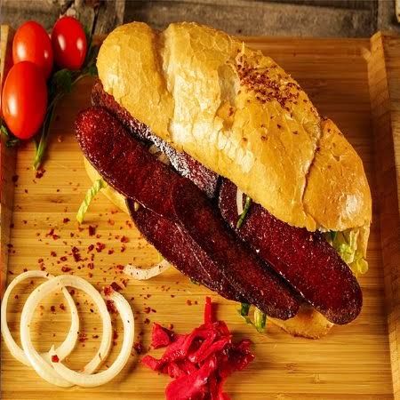 Sucuk Ekmek - Hakiki Afyon sucuğu, marul, domates, patates