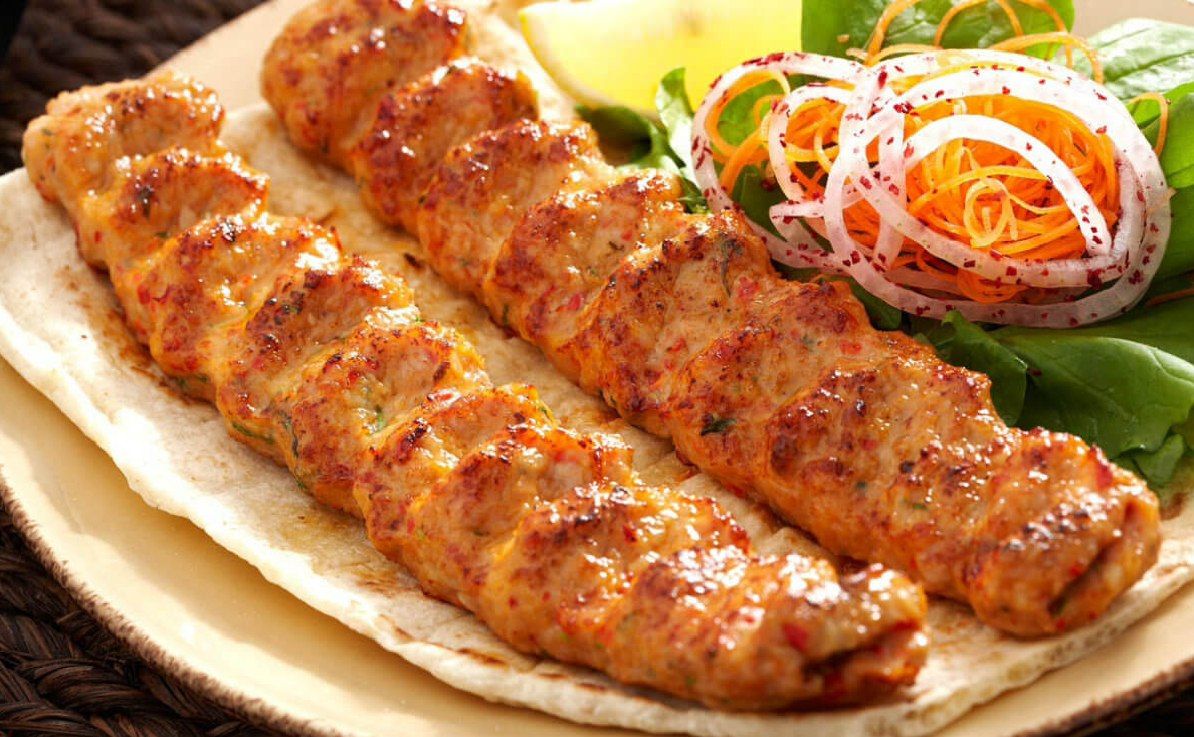 نص نفر كباب دجاج