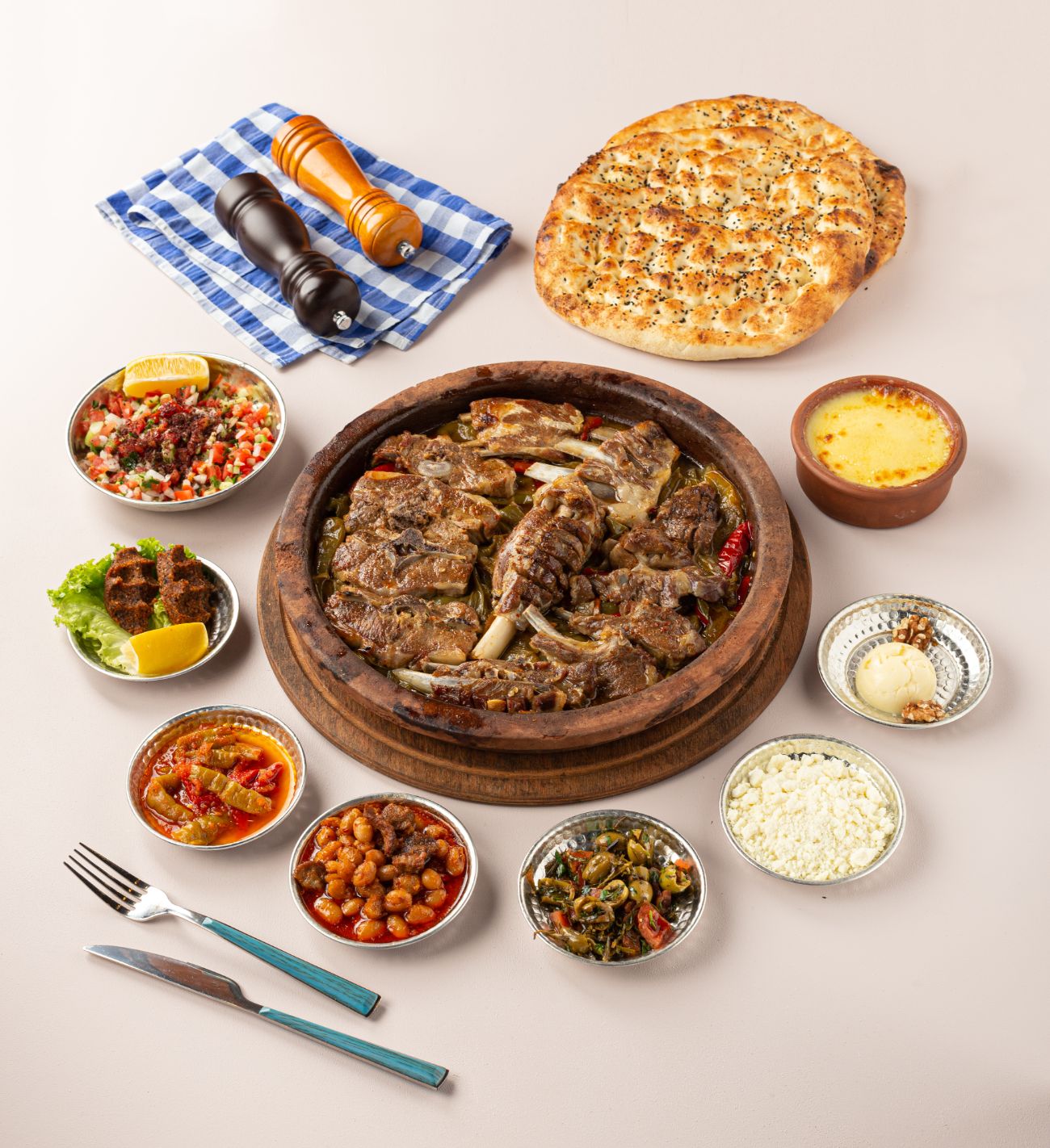 PALU TAVA KARIŞIK - 1000 Gram Kemikli Kuzu Eti (PİZROLA,GERDAN,KABURGA,KUŞBAŞI,İNCİK) Köy Biber, Kapya Biber, Toz Biber, Tuz, Tereyağı