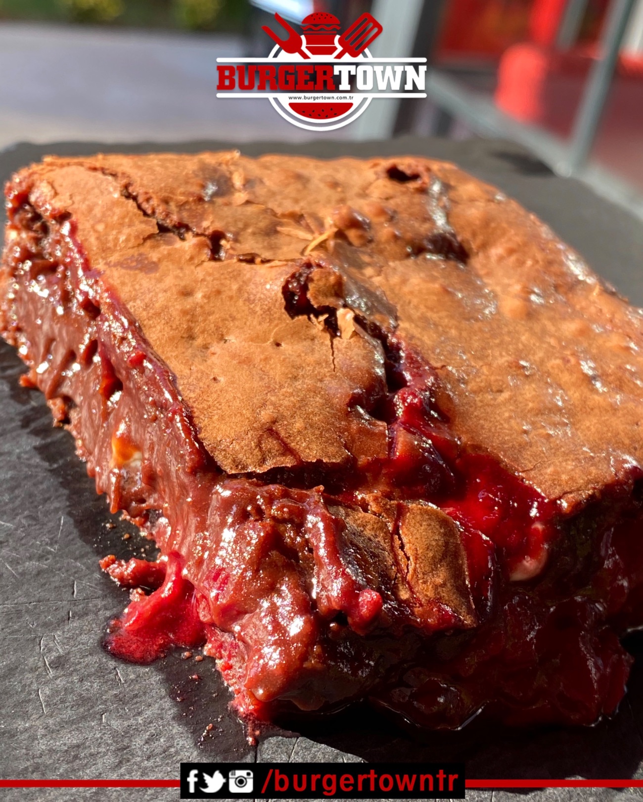 VİŞNELİ BROWNIE - 