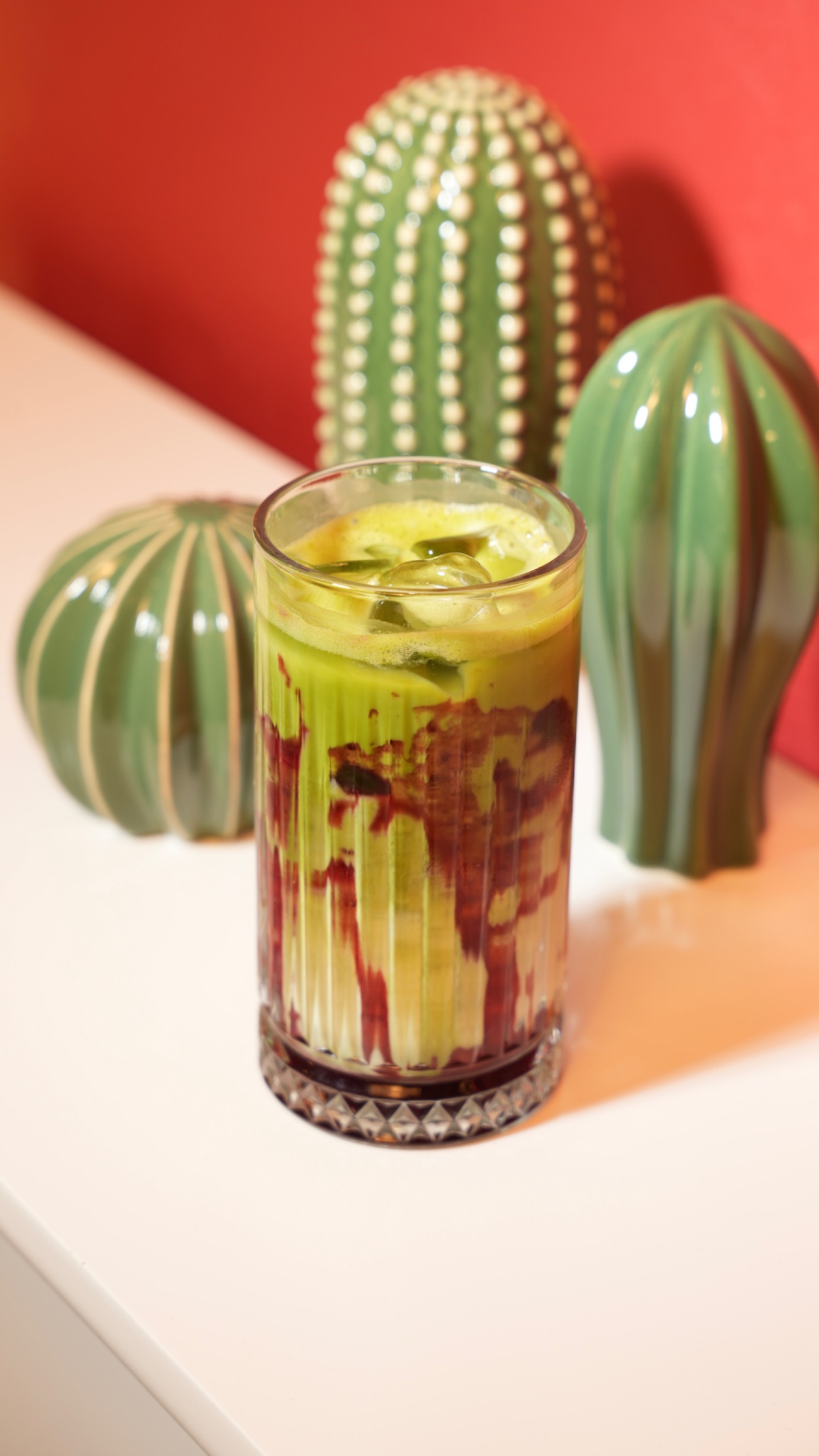 Iced Strawberry Matcha Latte - Yulaf veya Badem Sütü +70 TL